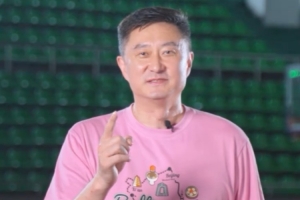 杜锋邀你报考华师：昔日靠经验带队，今朝学心理学提高沟通效能