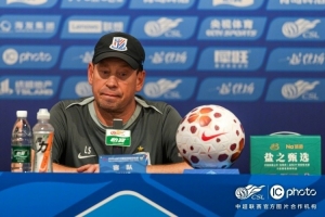 斯卢茨基表示，金顺凯初步确诊为肋骨骨折，将在大连医院接受治疗