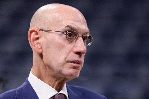 美媒称NBA收入未达预期,球员薪资将减少约5.5%,库里损失最多330万